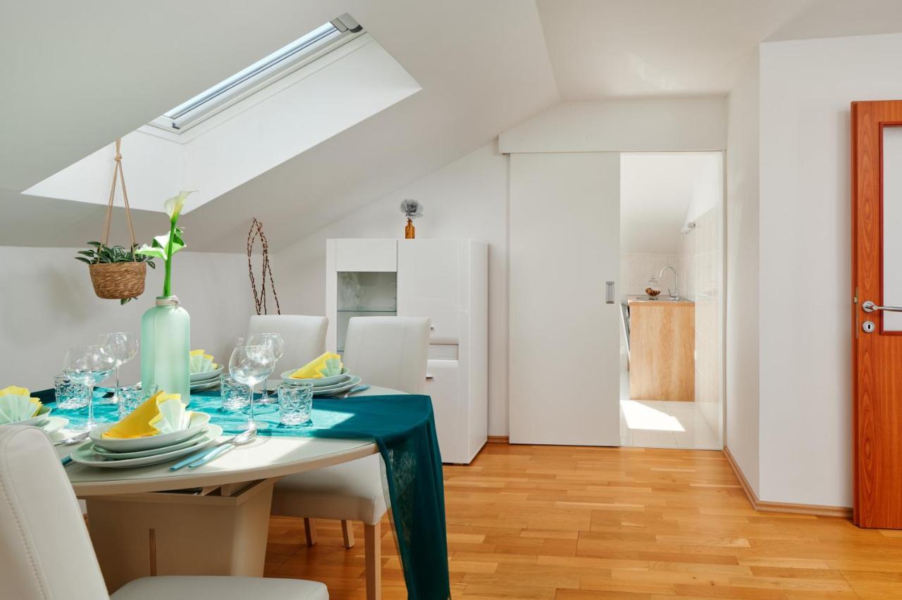 Modern & Spacious Rooftop Apartment With Natual Sunlight Split Exterior foto