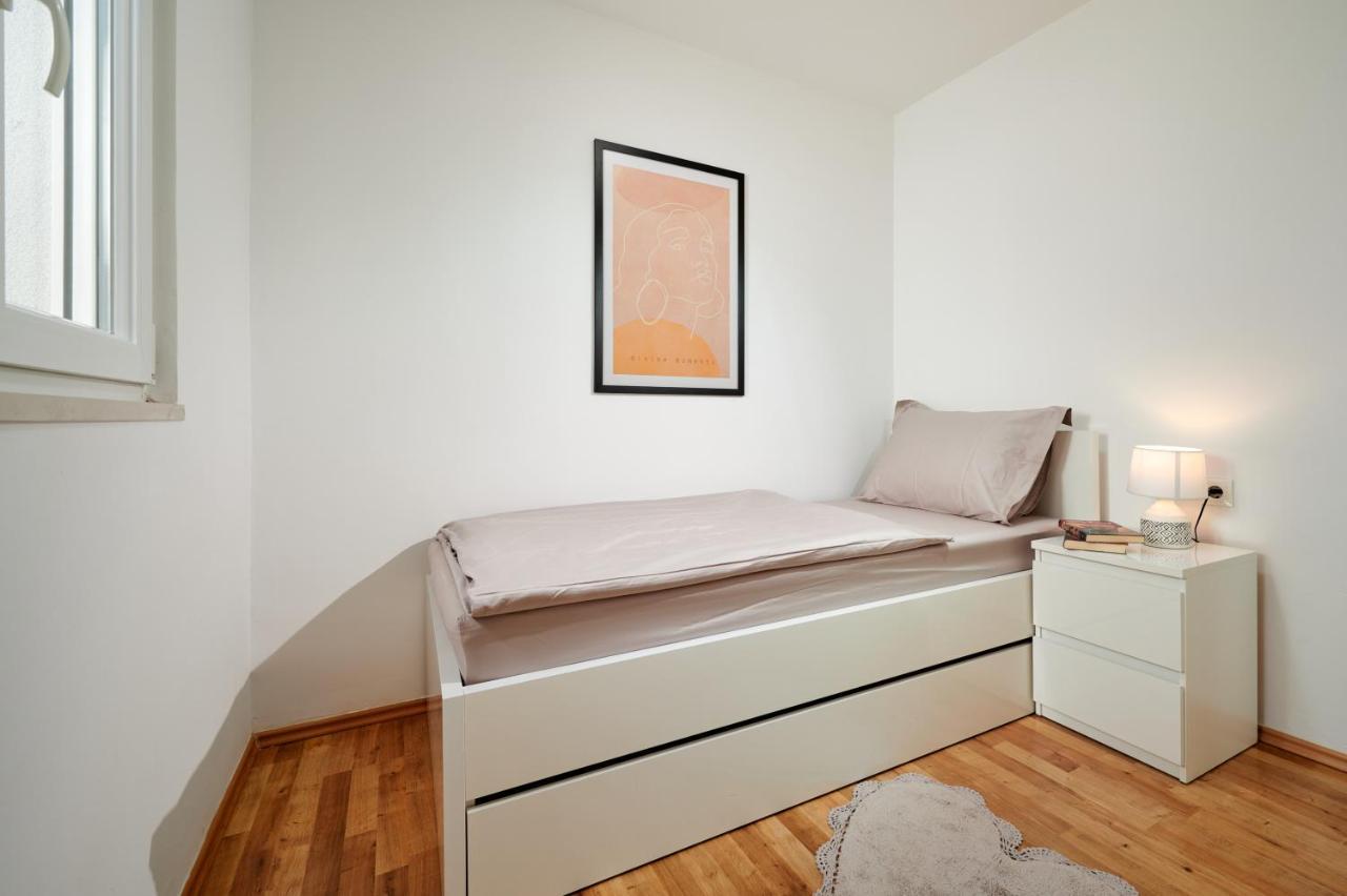 Modern & Spacious Rooftop Apartment With Natual Sunlight Split Exterior foto