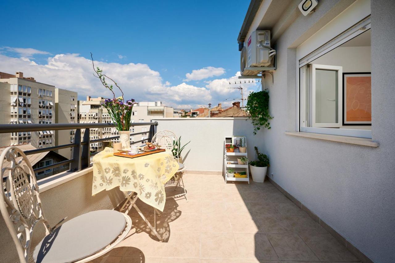 Modern & Spacious Rooftop Apartment With Natual Sunlight Split Exterior foto