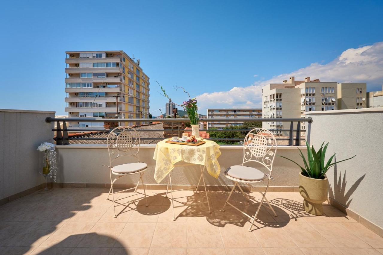 Modern & Spacious Rooftop Apartment With Natual Sunlight Split Exterior foto