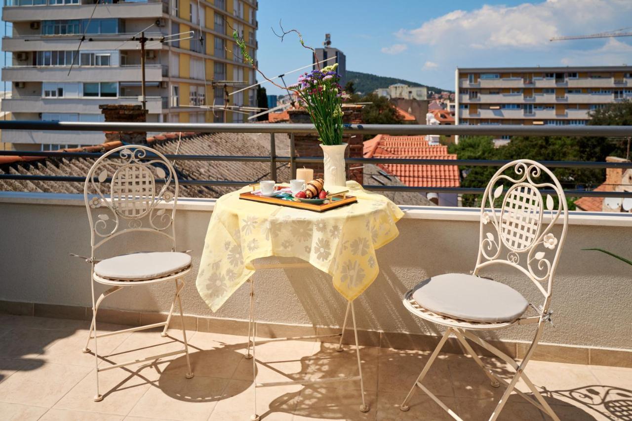 Modern & Spacious Rooftop Apartment With Natual Sunlight Split Exterior foto