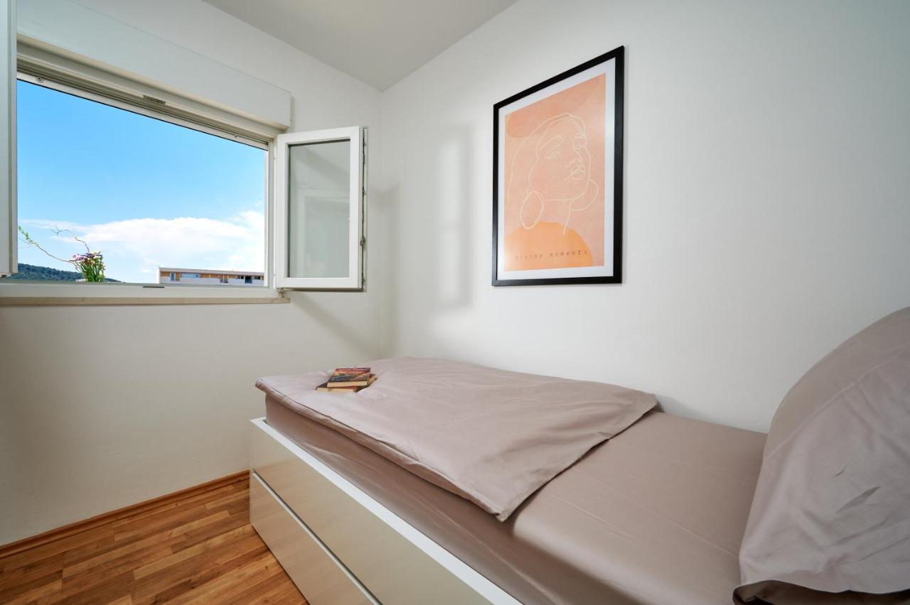 Modern & Spacious Rooftop Apartment With Natual Sunlight Split Exterior foto