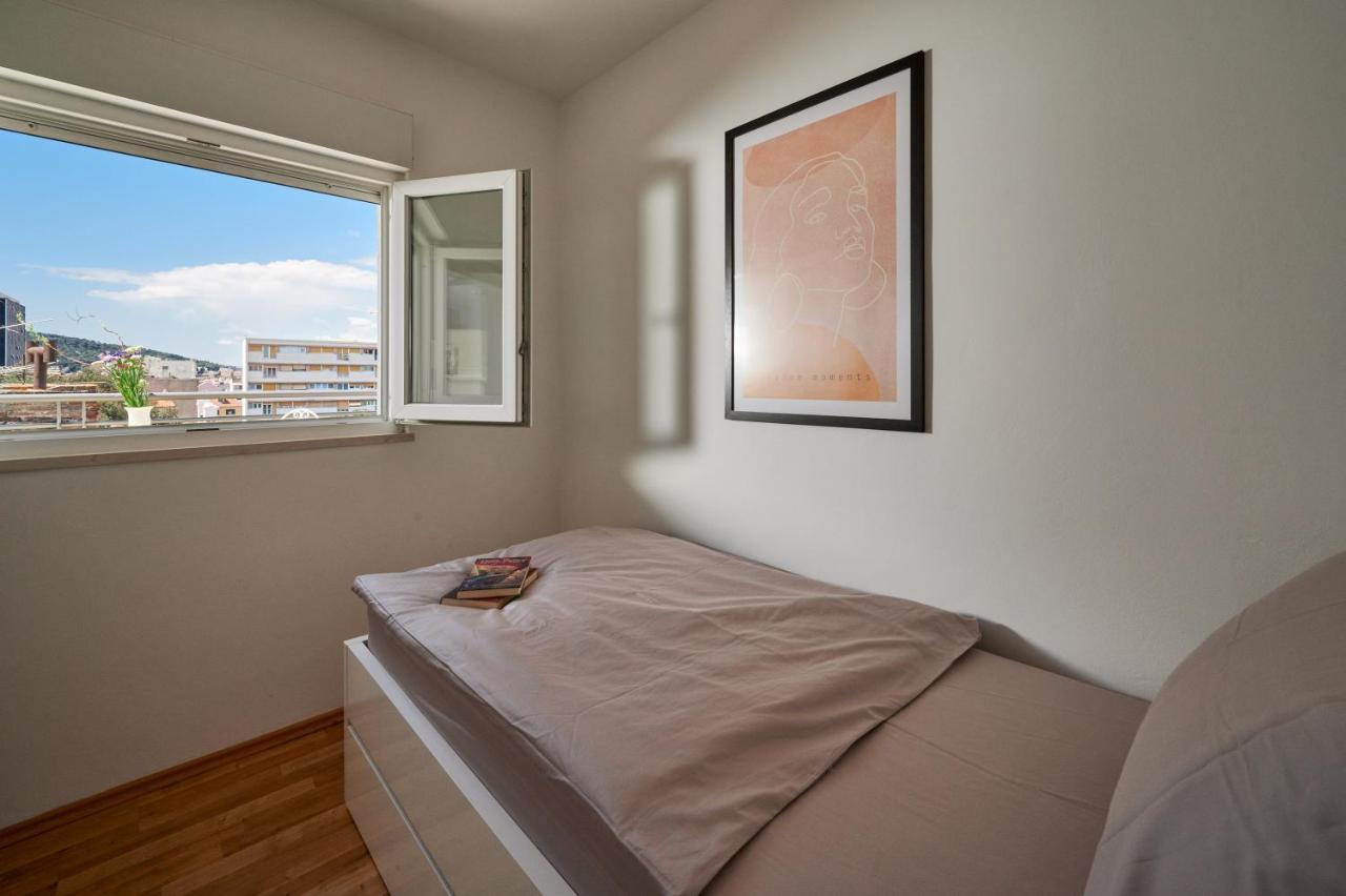 Modern & Spacious Rooftop Apartment With Natual Sunlight Split Exterior foto